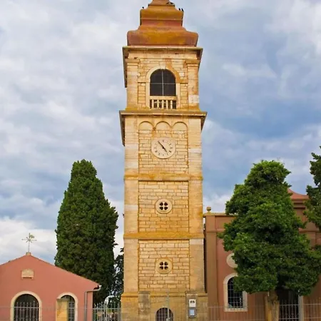 Charming With Shared Pool Beahost דירה