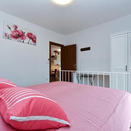 Charming With Shared Pool Beahost