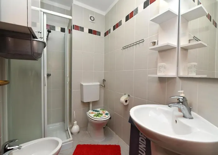 Charming With Shared Pool Beahost Apartman Peroj