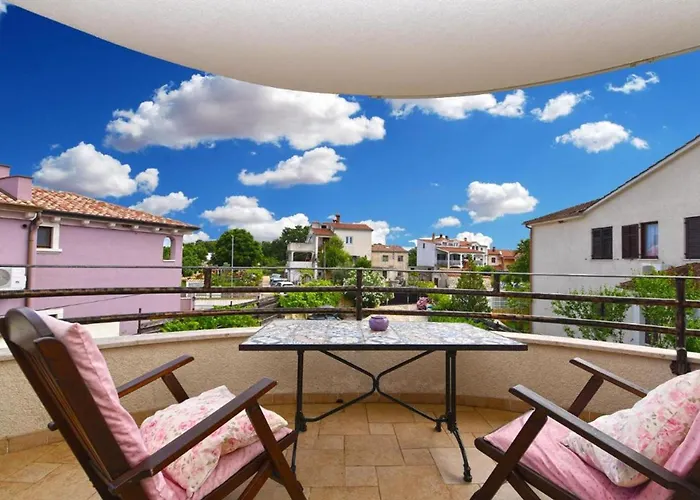 Charming With Shared Pool Beahost Apartamento Peroj