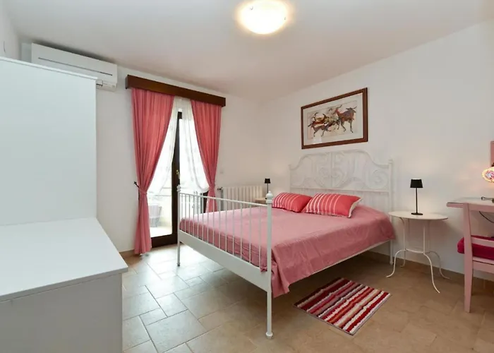 Charming With Shared Pool Beahost Apartamento Peroj
