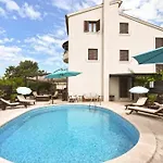 Charming With Shared Pool Beahost