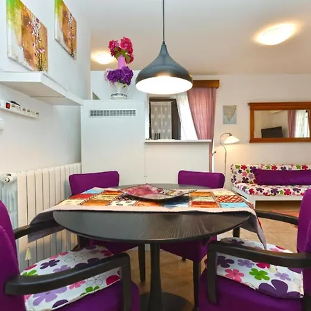 Charming With Shared Pool Beahost Apartment Peroj