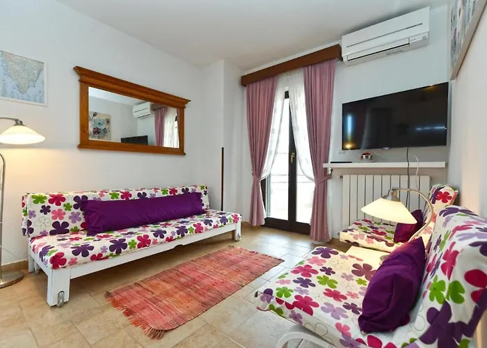 Charming With Shared Pool Beahost 페로이