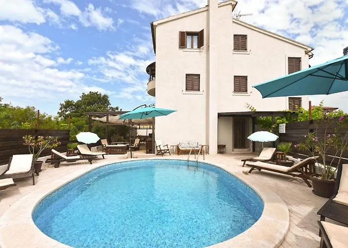 Charming With Shared Pool Beahost